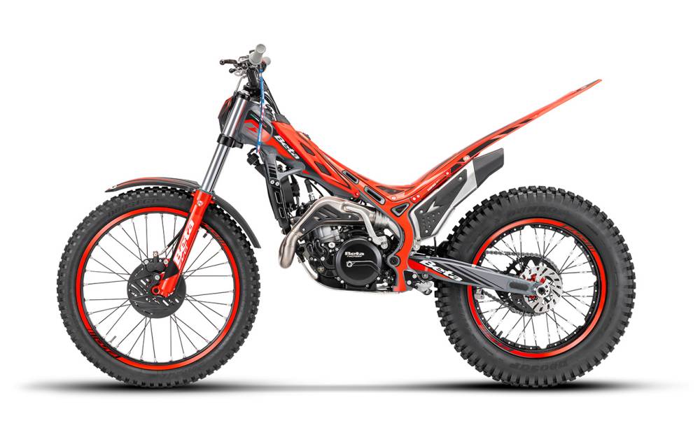 EVO-2T-125-MY25_left